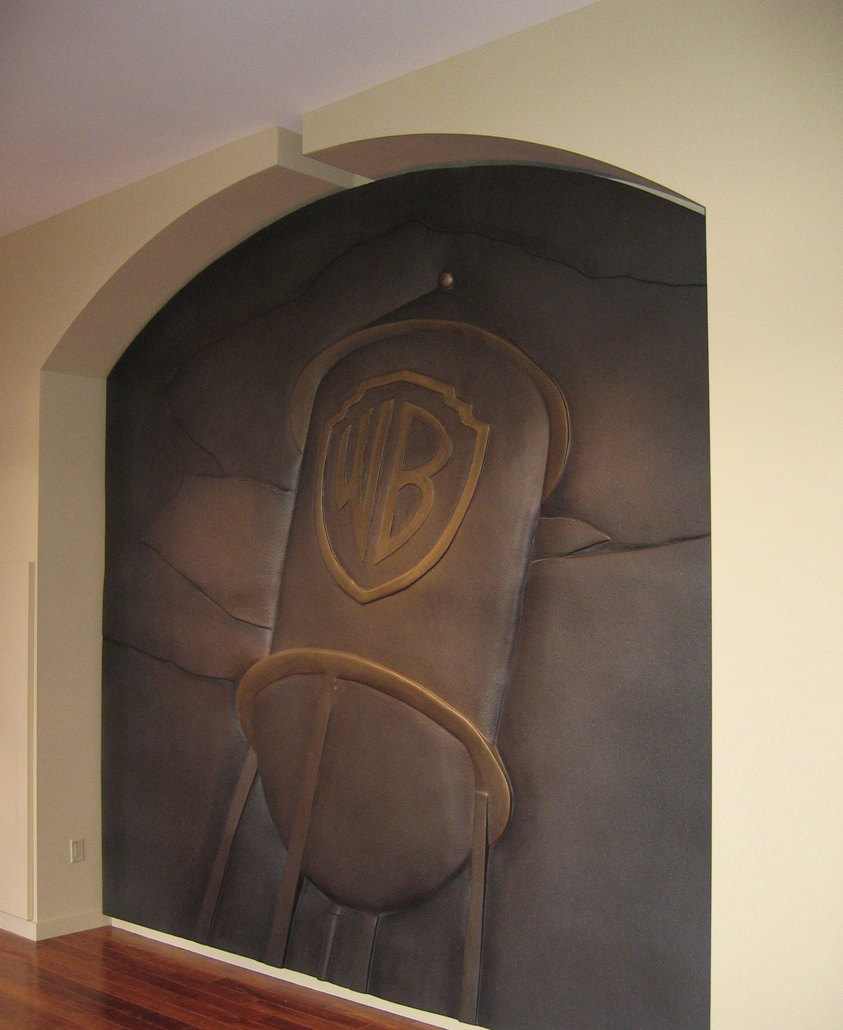 WARNER BROS. STUDIOS — Studio Tour Bas Relief Sculpture, image 4